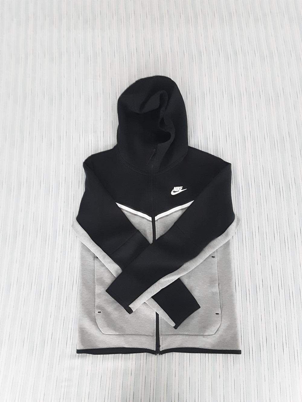 Nike Tech Full Zip Hooded Sweater Black/Grey.
